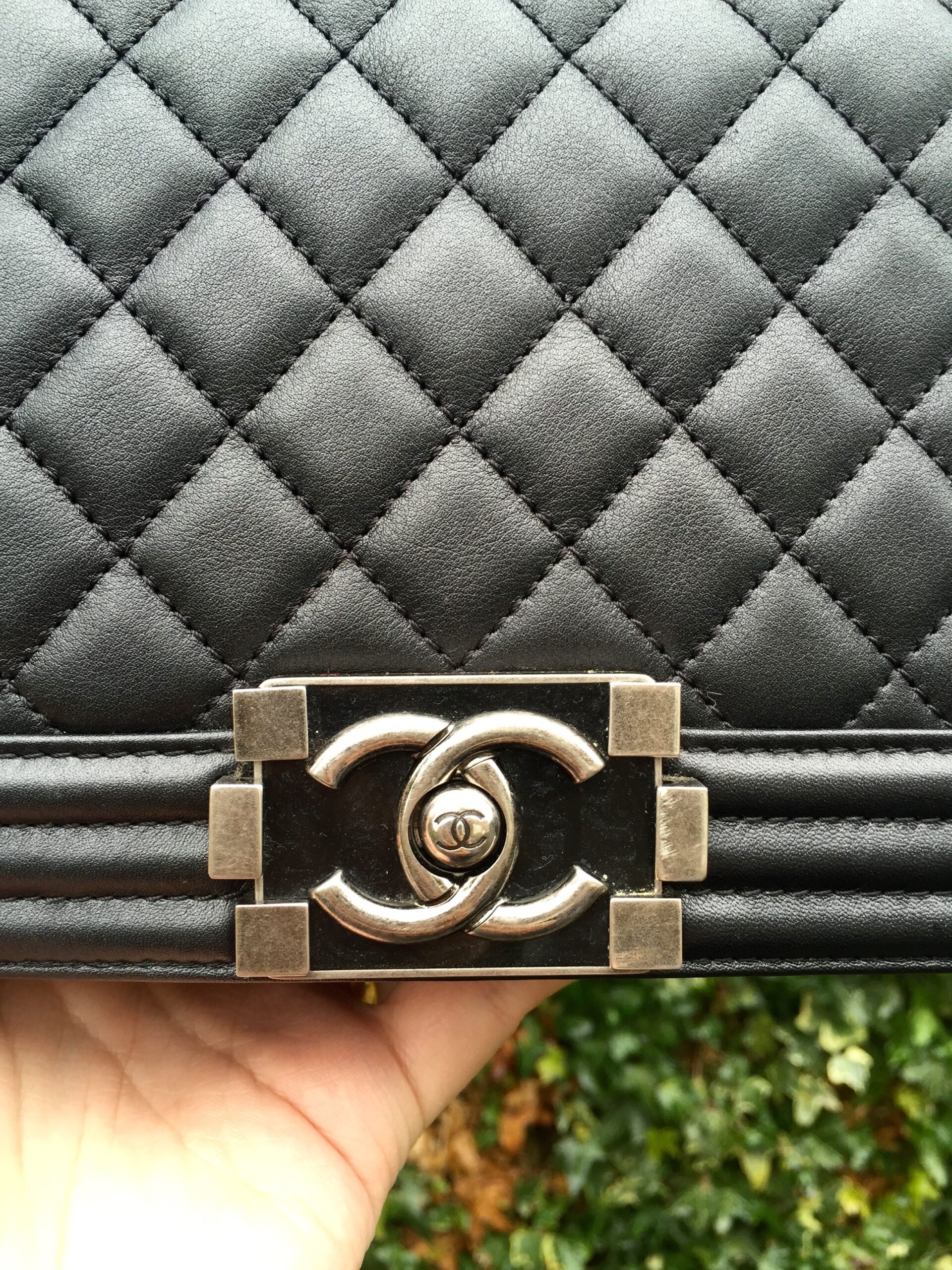 CHANEL Old Medium Boy Black Calfskin Ruthenium Hardware 2014 - Image 3